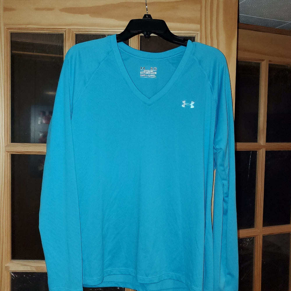 Under Armour top XL
